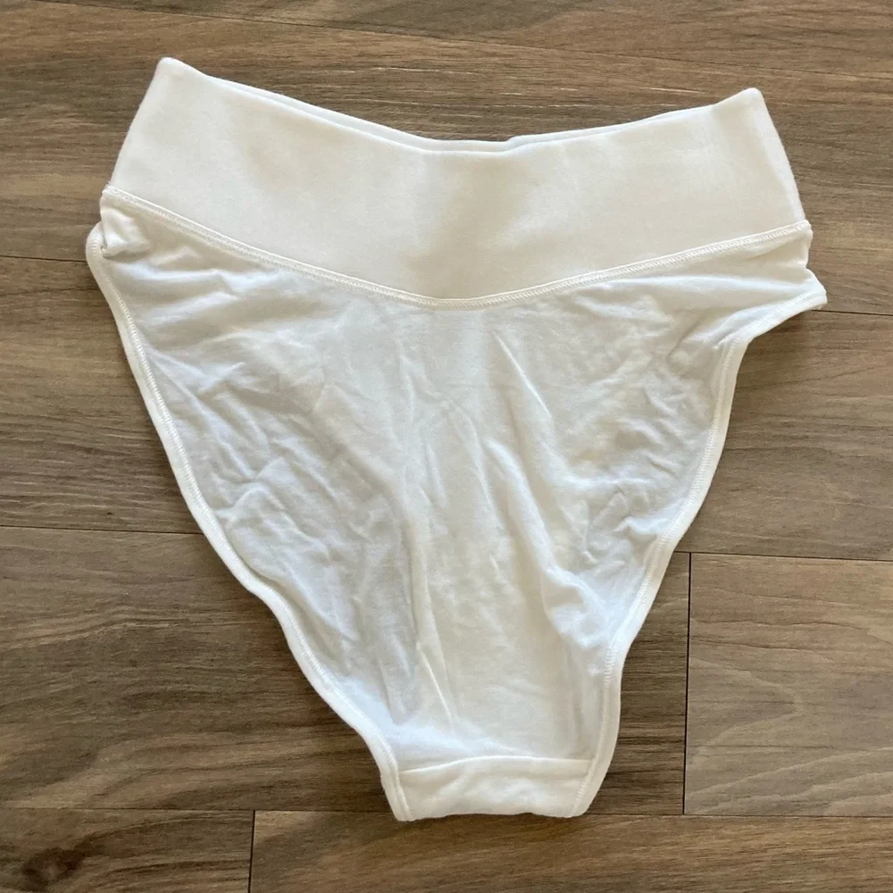 [Parade] NWOT Supersoft High Rise Brief in Cloud Small